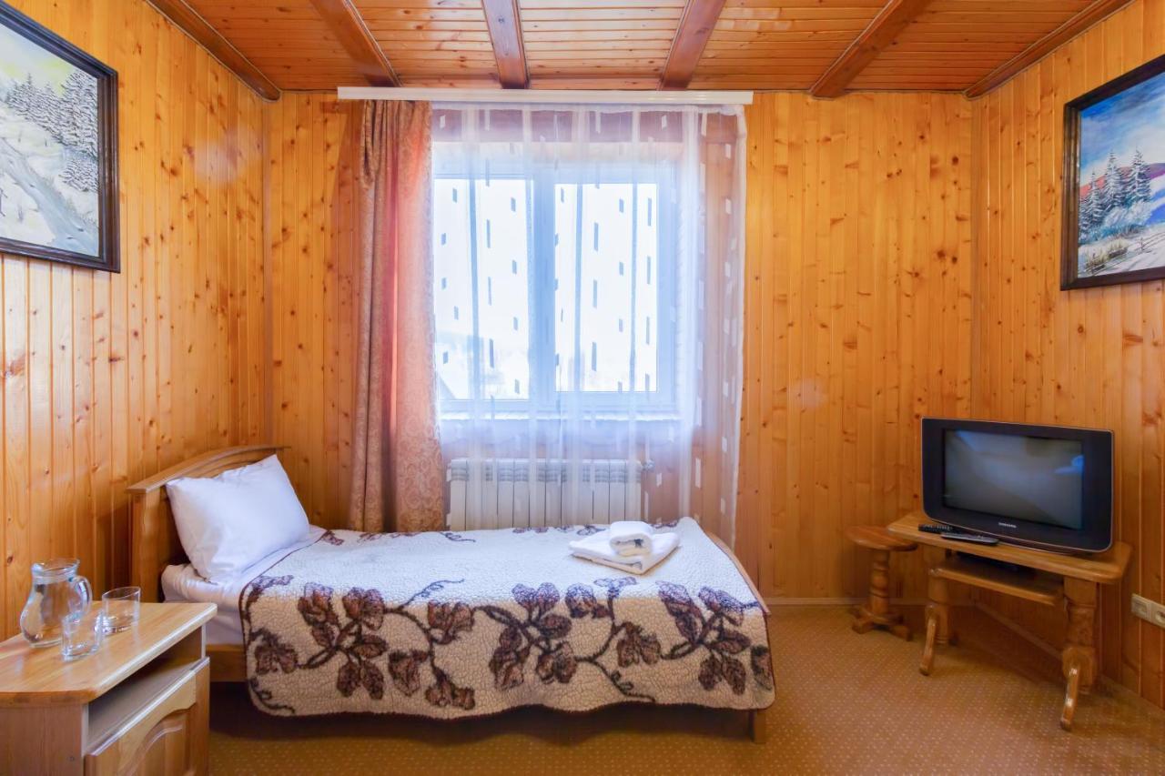У Мар'Яни І Назара Hotell Jaremtje Exteriör bild