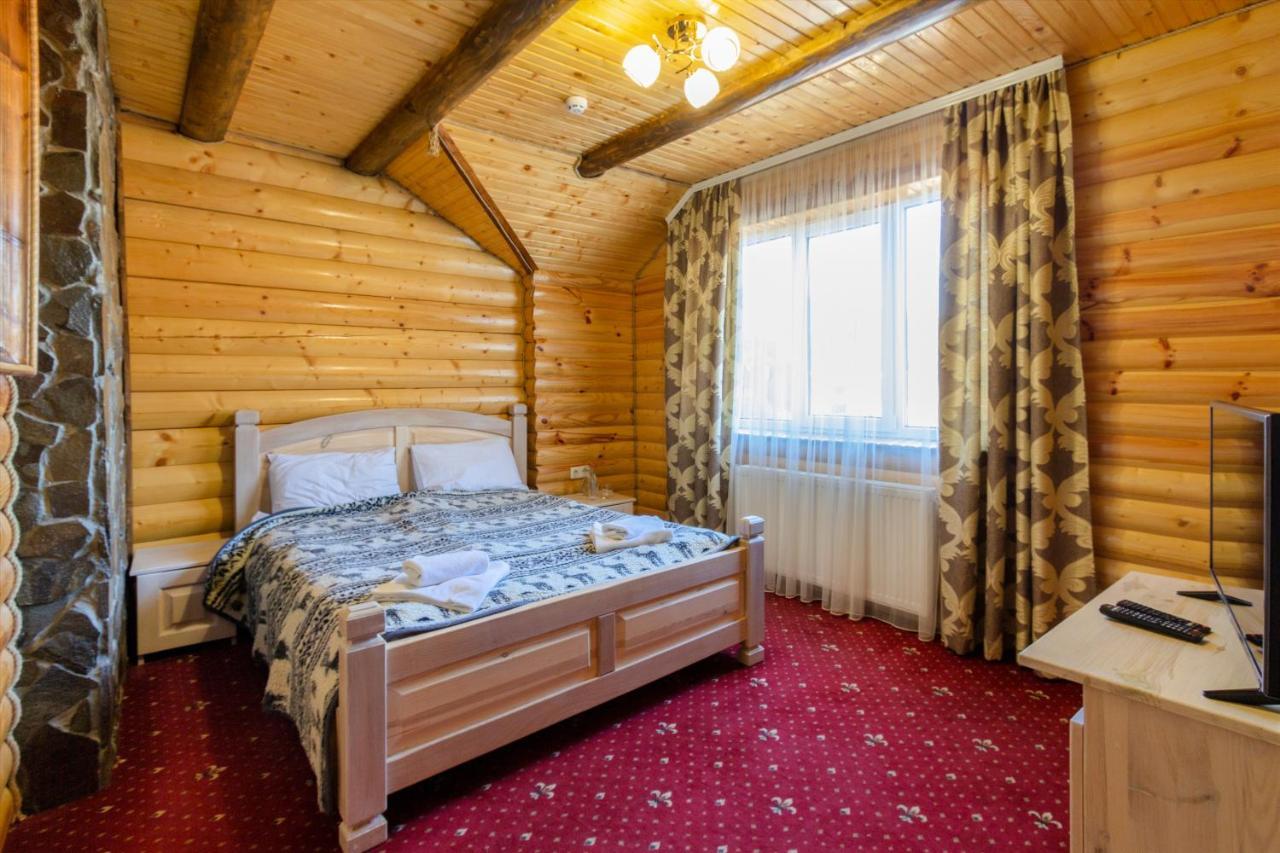 У Мар'Яни І Назара Hotell Jaremtje Exteriör bild