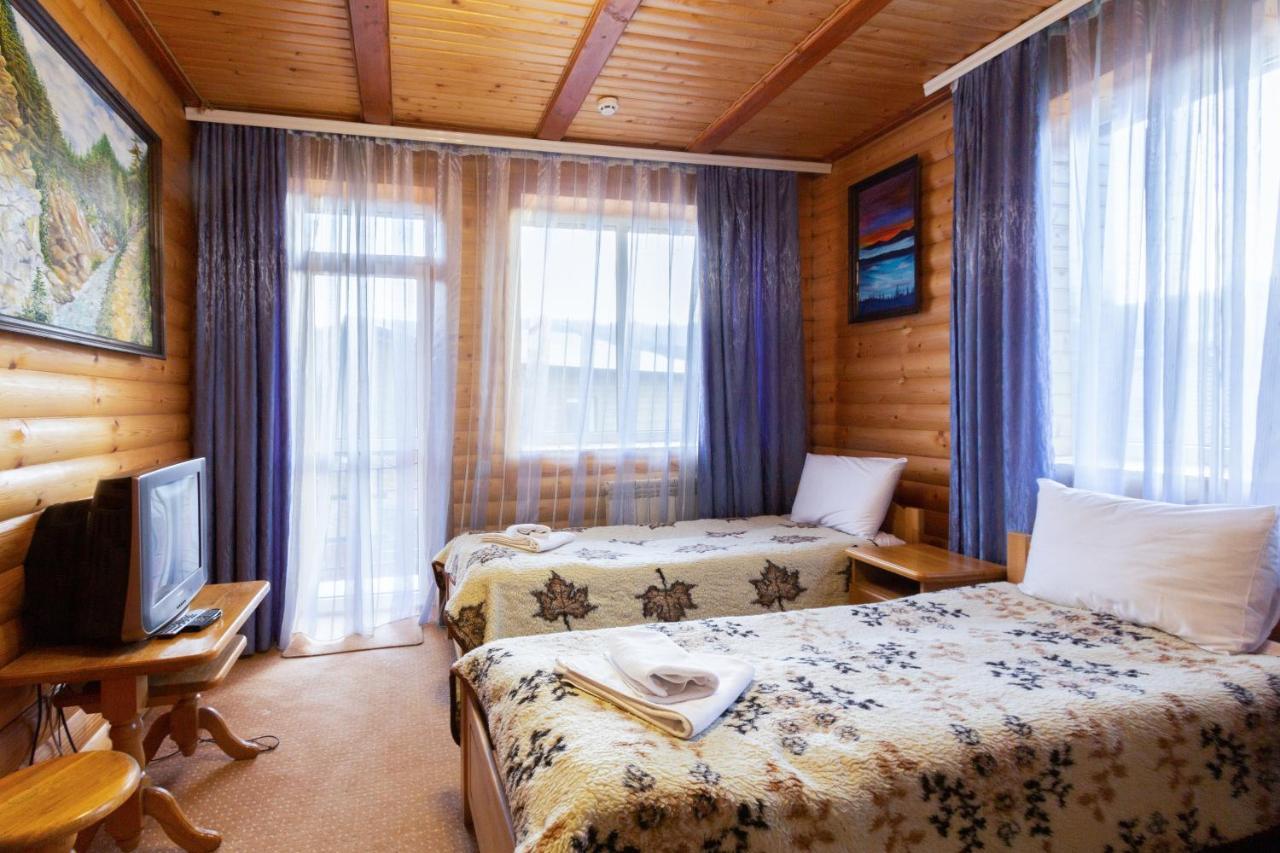 У Мар'Яни І Назара Hotell Jaremtje Exteriör bild