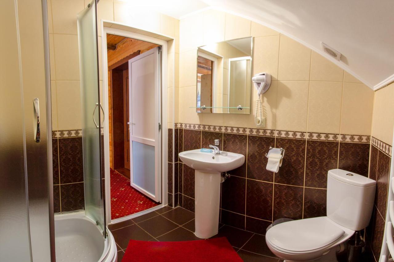 У Мар'Яни І Назара Hotell Jaremtje Exteriör bild