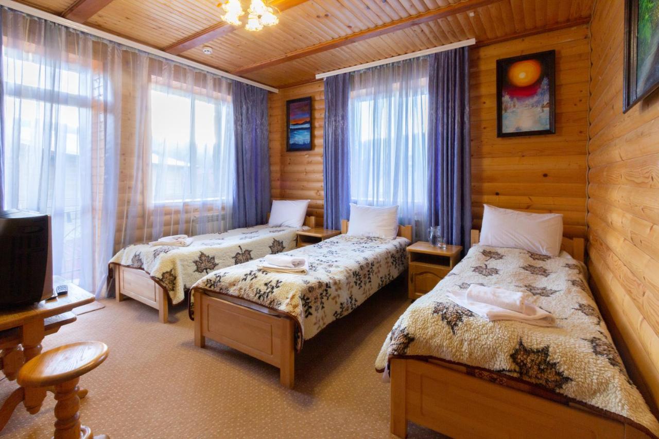 У Мар'Яни І Назара Hotell Jaremtje Exteriör bild