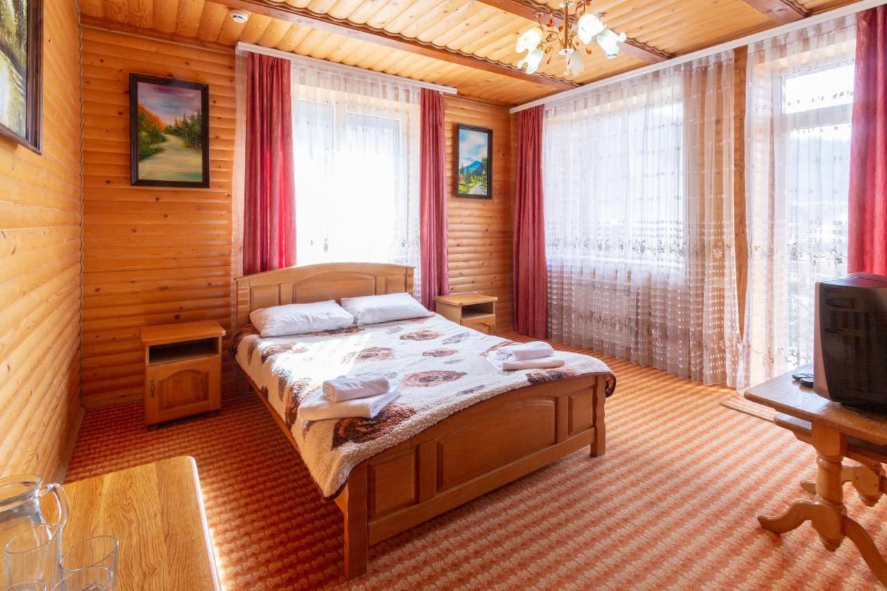У Мар'Яни І Назара Hotell Jaremtje Exteriör bild