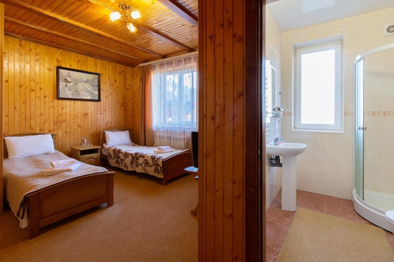 У Мар'Яни І Назара Hotell Jaremtje Exteriör bild