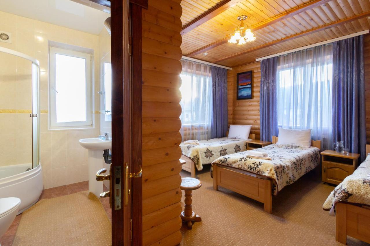 У Мар'Яни І Назара Hotell Jaremtje Exteriör bild