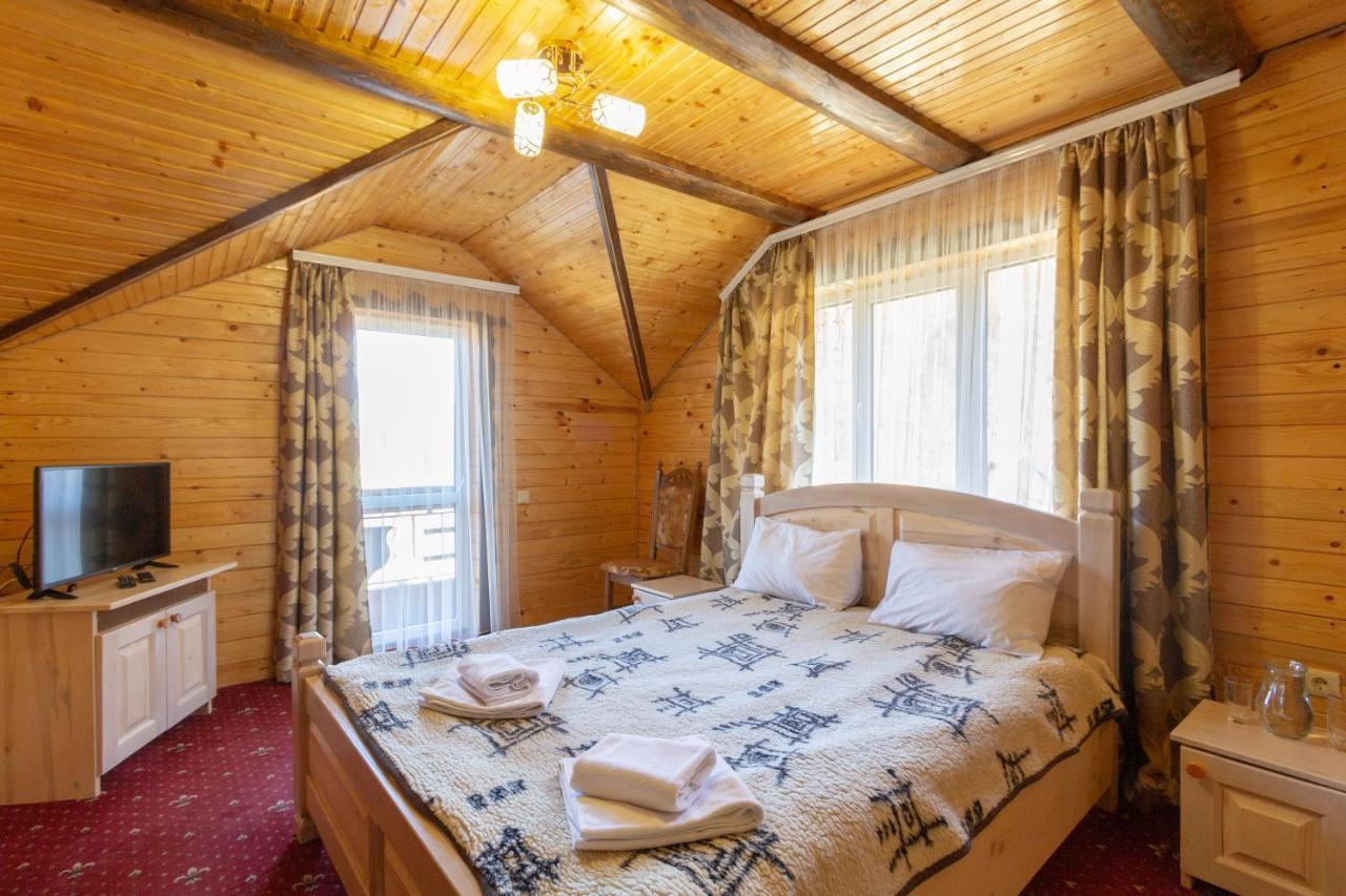 У Мар'Яни І Назара Hotell Jaremtje Exteriör bild
